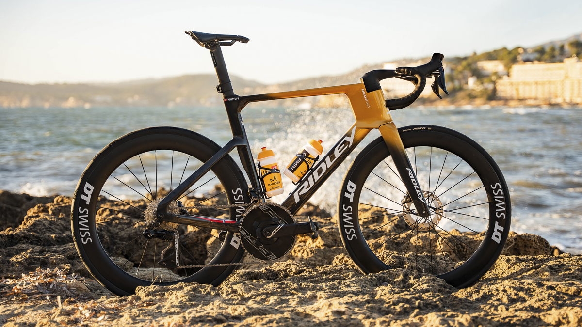 Nuova Ridley Noah Fast 3.0: forme super aero e piantone drittissimo